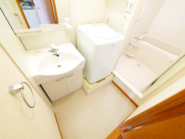 レオパレス南生駒の洗面所|使いやすい洗面所です