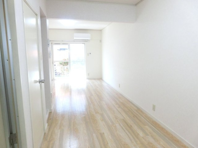 メゾンデュ・ヴィスタリアの居間・リビング|ゆったりとした居間です