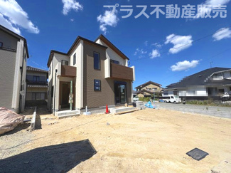 【外観】 | 現地写真。プラス不動産販売なら、現場の全ての棟をまとめてご見学頂けます。