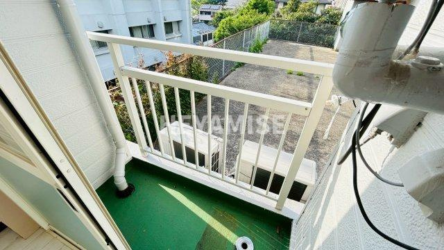 Apartment Grus 銭座のバルコニー