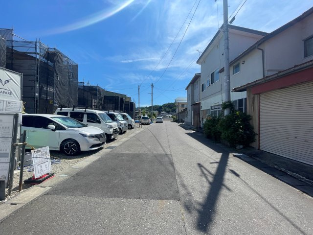 新築戸建・建売　会津若松市藤原二丁目　GRAFARE　全3棟の前面道路含む現地写真