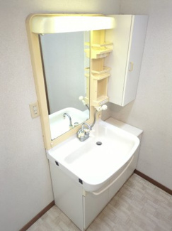 【独立洗面台】 | 東金市藤下飛地　二世帯中古戸建 | セキスイハウス施工軽量鉄骨2世帯住宅7SLDK　敷地約86坪 駐車3台可 IHクッキングヒーター　