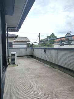 【バルコニー】 | 東金市藤下飛地　二世帯中古戸建 | セキスイハウス施工軽量鉄骨2世帯住宅7SLDK　敷地約86坪 駐車3台可 IHクッキングヒーター　