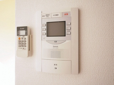 【セキュリティ】 | セレニテ北久宝寺 | モニター付きインターホンです