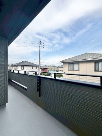 ブルーミングガーデン愛知郡東郷町兵庫4丁目2期　全棟　新築戸建のバルコニー