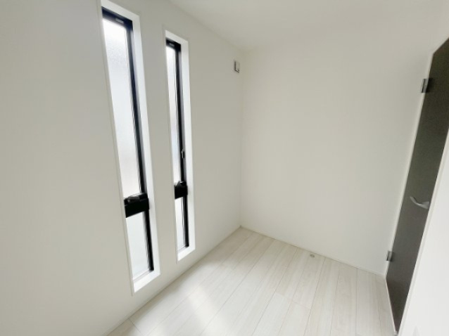 新築戸建・建売　会津若松市藤原二丁目　GRAFARE　全3棟のランドリースペース|【サンルーム】平屋でも洗濯物を干すスペースに困りません！