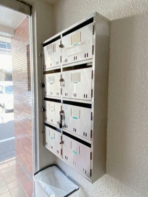 【その他共用部分】 | ヴィラ池袋 | 共用部にメールボックスがあります