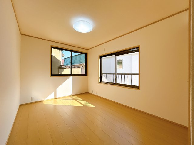 草津市青地町の洋室