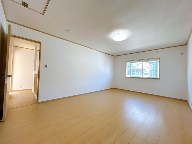 草津市青地町の洋室