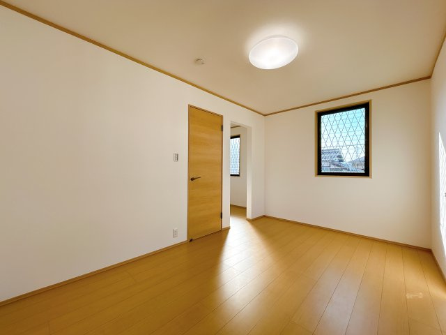 草津市青地町の洋室