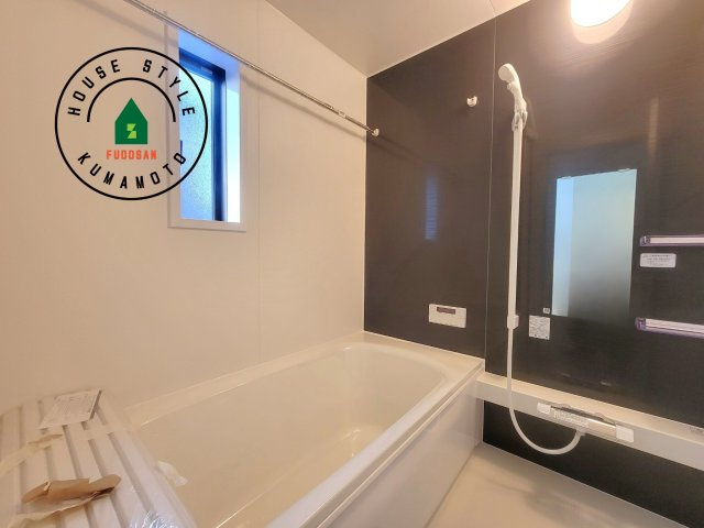 熊本市南区並建町第3-1棟（1号棟）の浴室|浴室は一日の疲れを癒す場所だから、家族みんながゆったりできる快適設計。追い炊き機能付きオートバス。安定した温度で、いつでも快適に入浴できます。