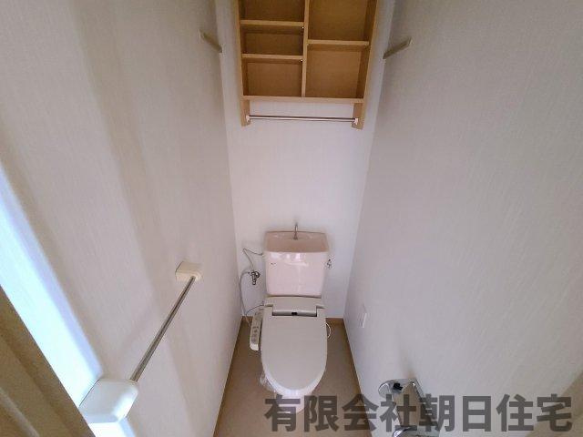 【トイレ】 | ネオハイツ松江 | 落ち着いた色調のトイレです