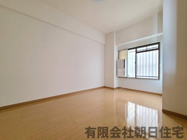 【洋室】 | ネオハイツ松江 | 個人の部屋や寝室として使える洋室です