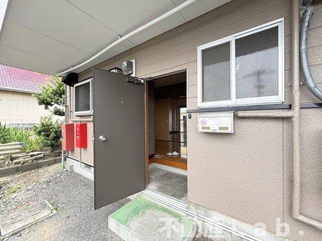 小川ハイツのエントランス