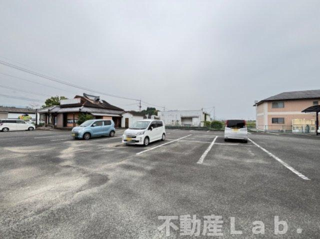 小川ハイツの駐車場