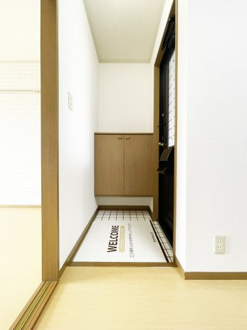 フロラシオン川内　Ⅱ棟の玄関
