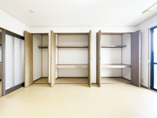 フロラシオン川内　Ⅱ棟の収納