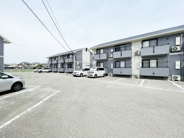 フロラシオン川内　Ⅱ棟の駐車場