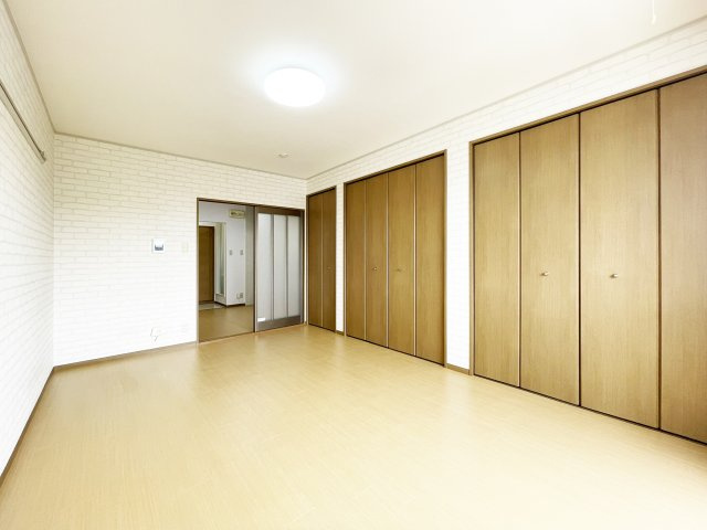 フロラシオン川内　Ⅱ棟の居間・リビング