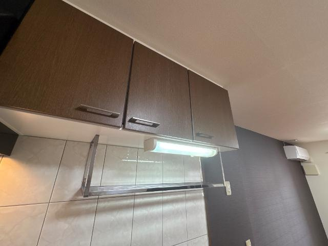 レアルAのキッチン|吊戸棚