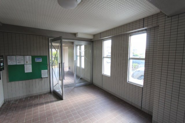 コンフォール高蔵寺のロビー