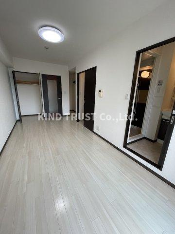 新栄プロパティーTEN8の居間・リビング|こちらのリビングで趣味の時間をお楽しみください