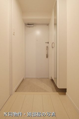 【玄関】 | Y’s Nishijin | 別号室の写真になります。現況優先。