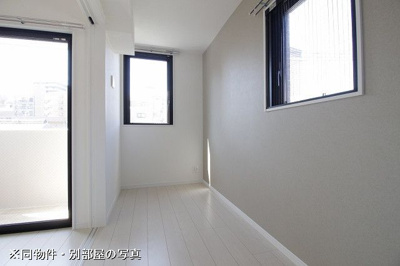 【バルコニー】 | Y’s Nishijin | 別号室の写真になります。現況優先。