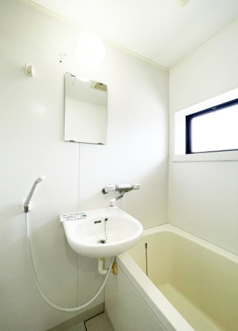 ドミール古川 C棟の浴室