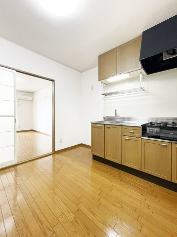 ドミール古川 C棟の居間・リビング