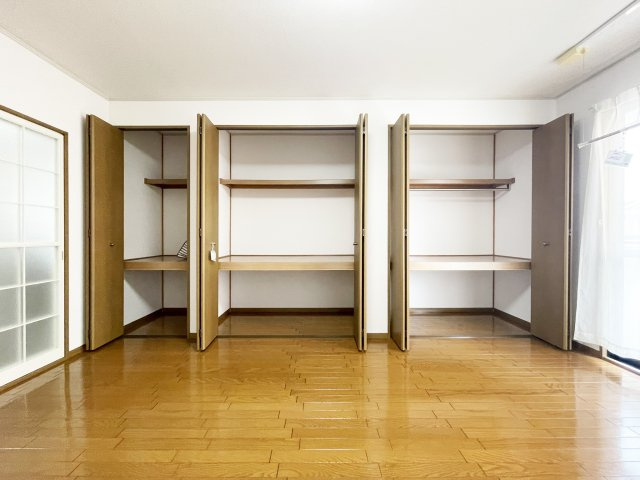 ドミール古川 C棟の収納