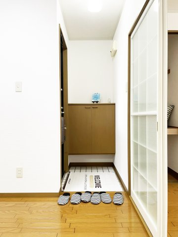 ドミール古川 C棟の玄関