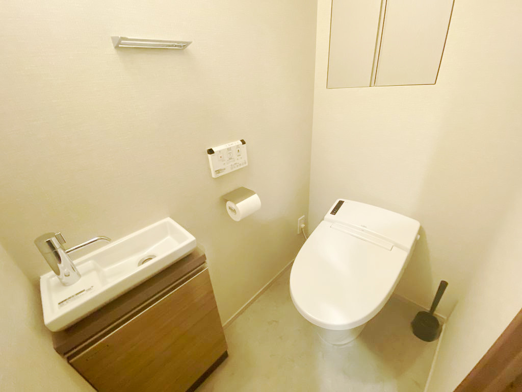 メイクスデザイン芝公園の内装|明るい色調の室内です