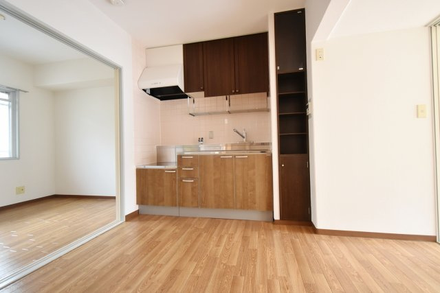 メゾンアイリスの居間・リビング