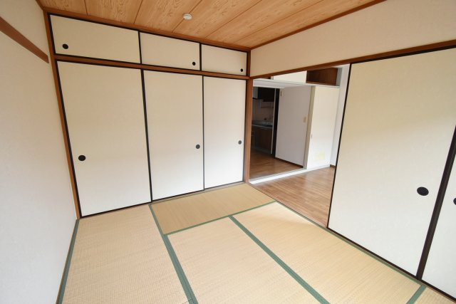 メゾンアイリスの和室