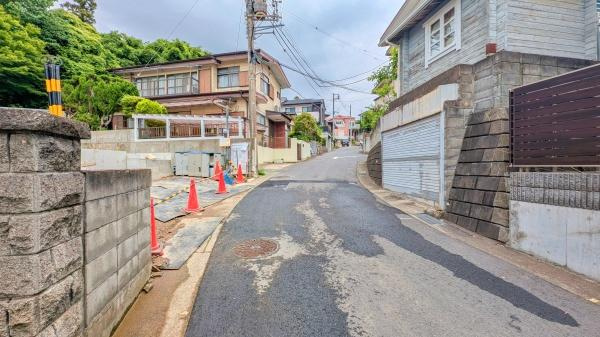 鎌倉市大船の新築一戸建の前面道路含む現地写真