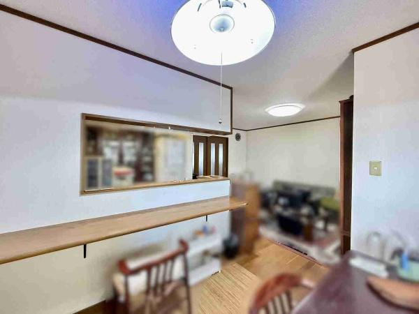 【居間・リビング】 | 明石市魚住町長坂寺　中古戸建