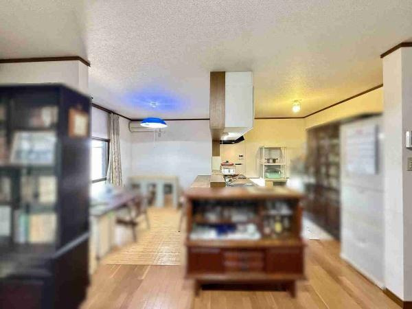 【居間・リビング】 | 明石市魚住町長坂寺　中古戸建