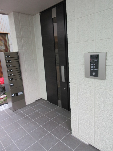 クレール元町のエントランス|オートロック付エントランス