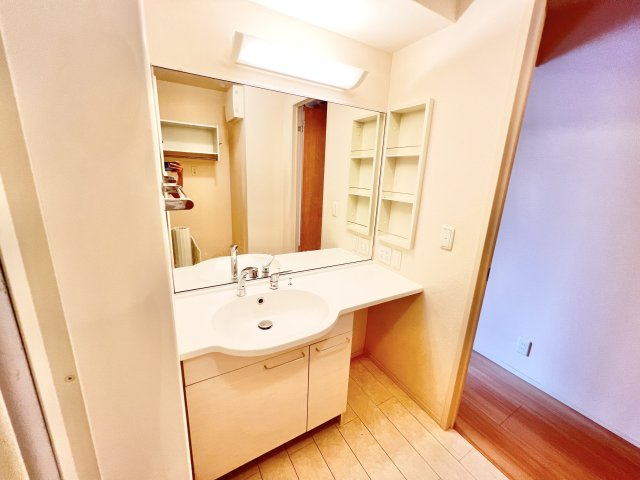 サザンハート吉岡の洗面所|※別部屋参考写真