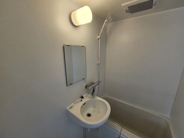 SENSE深江本町の洗面所