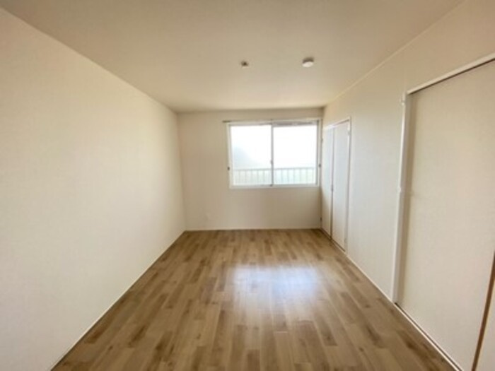 プレジール今枝の居間・リビング