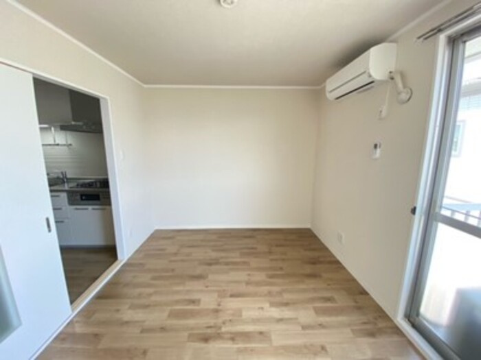 プレジール今枝の居間・リビング