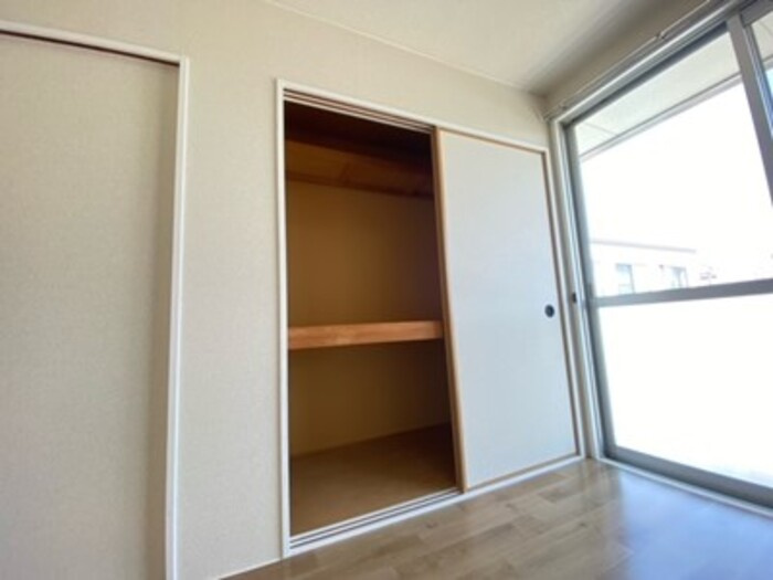 プレジール今枝の収納