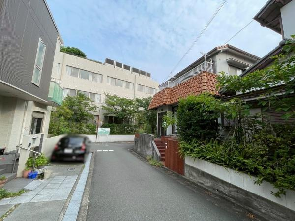 和歌山市和歌川町　中古戸建の前面道路含む現地写真