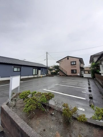 アーバン不知火の駐車場