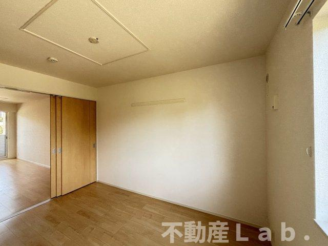 フェニックスの洋室