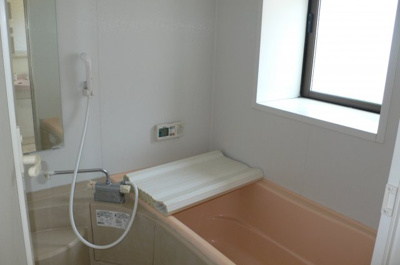 【浴室】 | ウエストガーデン | 広い浴室です
