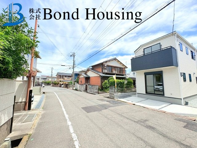 長期優良住宅　錦が丘1丁目　新築３区画　1号棟の前面道路含む現地写真