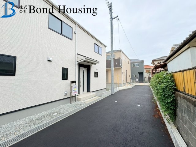 長期優良住宅　錦が丘1丁目　新築３区画　1号棟の前面道路含む現地写真